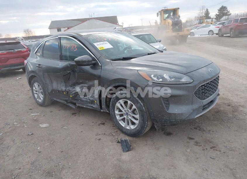 2020 Ford Escape SE (VIN 1FMCU9G67LUB21682) main photo
