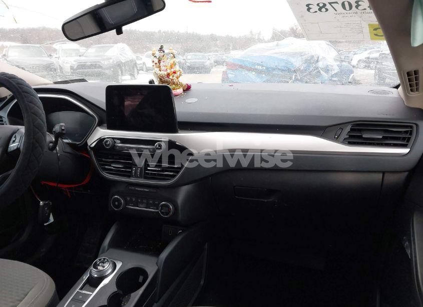 Photo 5 of 2020 Ford Escape SE (VIN 1FMCU9G67LUB21682)