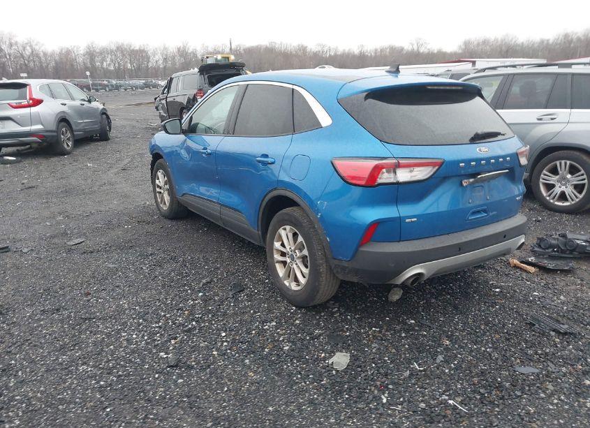 Photo 3 of 2020 Ford Escape SE (VIN 1FMCU9G67LUB25621)
