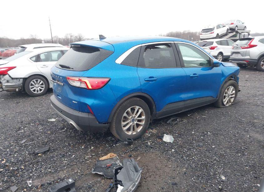 Photo 4 of 2020 Ford Escape SE (VIN 1FMCU9G67LUB25621)