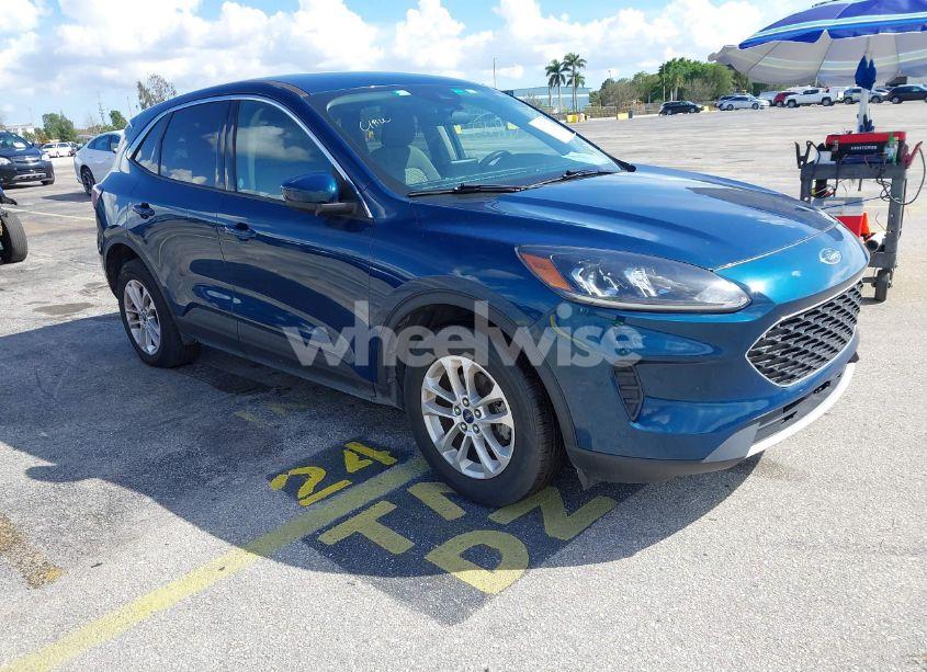 2020 Ford Escape SE (VIN 1FMCU9G67LUB29829) main photo