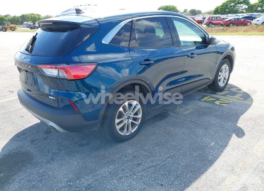Photo 4 of 2020 Ford Escape SE (VIN 1FMCU9G67LUB29829)