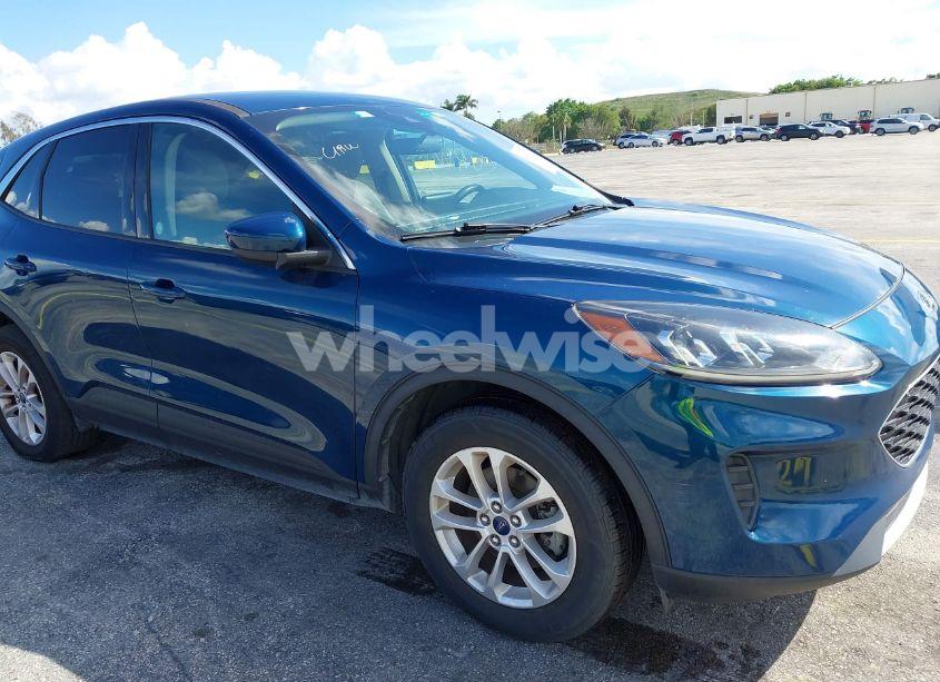 Photo 6 of 2020 Ford Escape SE (VIN 1FMCU9G67LUB29829)