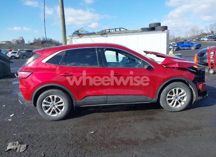 Photo 13 of 2020 Ford Escape SE (VIN 1FMCU9G67LUB37980)