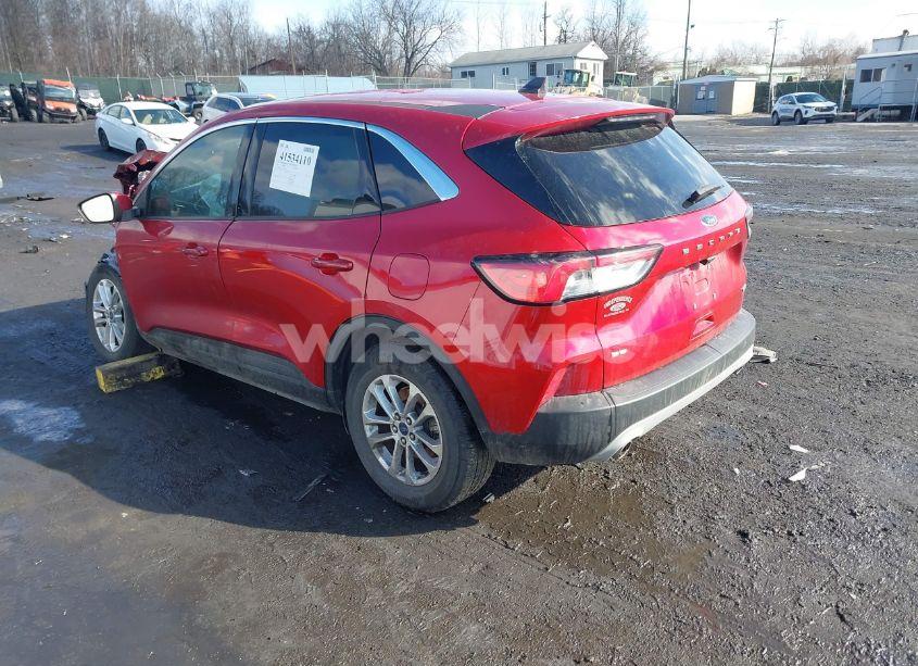 Photo 3 of 2020 Ford Escape SE (VIN 1FMCU9G67LUB37980)