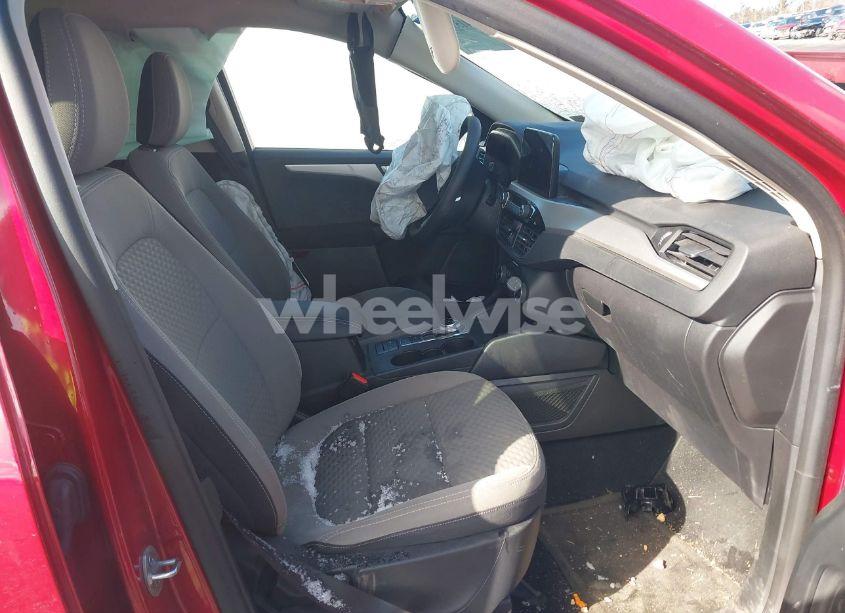 Photo 5 of 2020 Ford Escape SE (VIN 1FMCU9G67LUB37980)