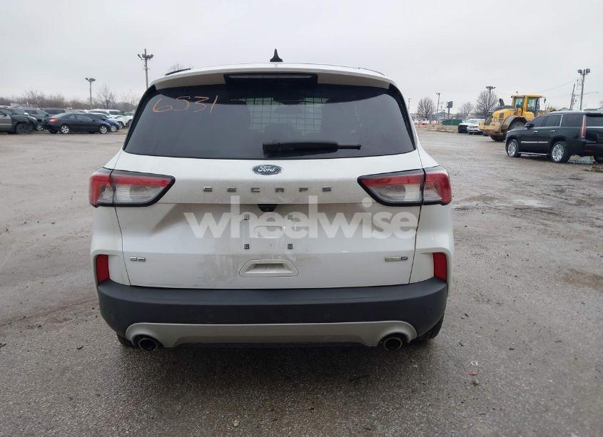 Photo 16 of 2020 Ford Escape SE (VIN 1FMCU9G67LUB80232)
