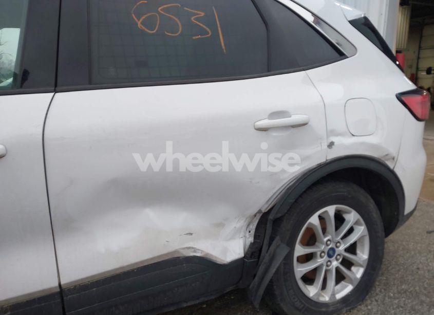 Photo 6 of 2020 Ford Escape SE (VIN 1FMCU9G67LUB80232)