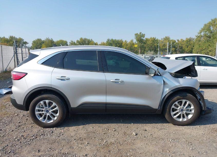 Photo 14 of 2020 Ford Escape SE (VIN 1FMCU9G67LUB92185)