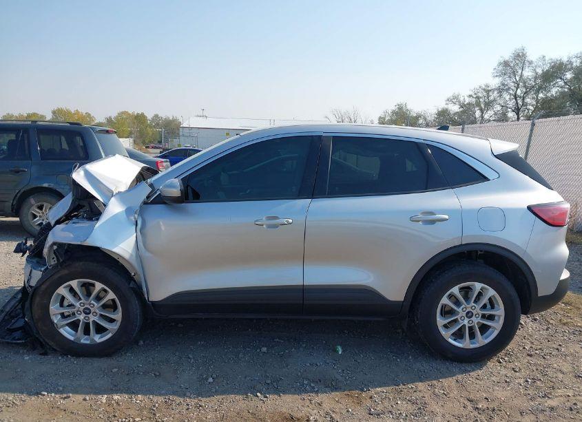 Photo 15 of 2020 Ford Escape SE (VIN 1FMCU9G67LUB92185)