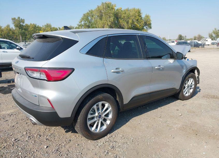 Photo 4 of 2020 Ford Escape SE (VIN 1FMCU9G67LUB92185)