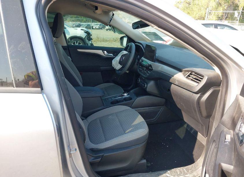 Photo 5 of 2020 Ford Escape SE (VIN 1FMCU9G67LUB92185)