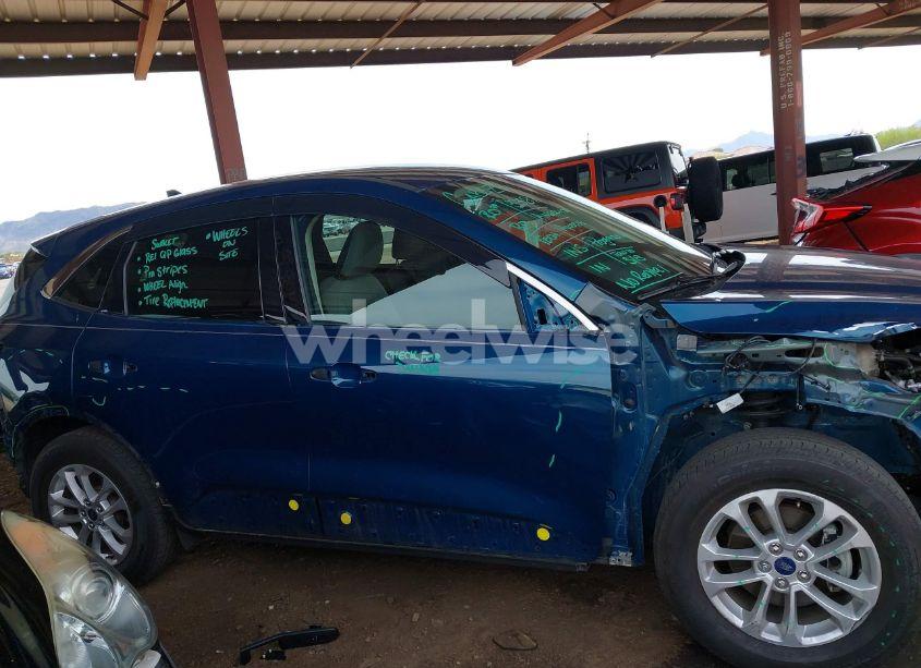 Photo 14 of 2020 Ford Escape SE (VIN 1FMCU9G67LUC20809)