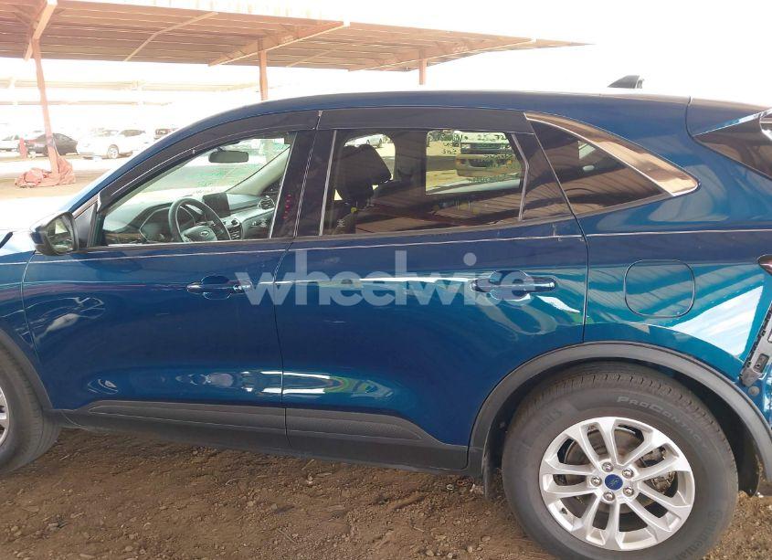 Photo 15 of 2020 Ford Escape SE (VIN 1FMCU9G67LUC20809)