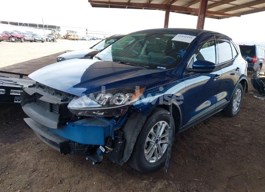 Photo 2 of 2020 Ford Escape SE (VIN 1FMCU9G67LUC20809)