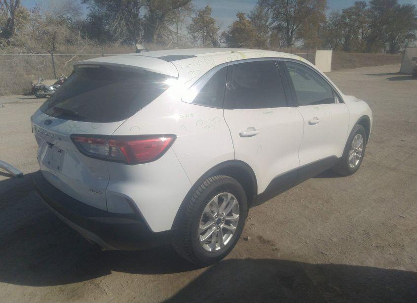 Photo 4 of 2020 Ford Escape SE (VIN 1FMCU9G67LUC77303)