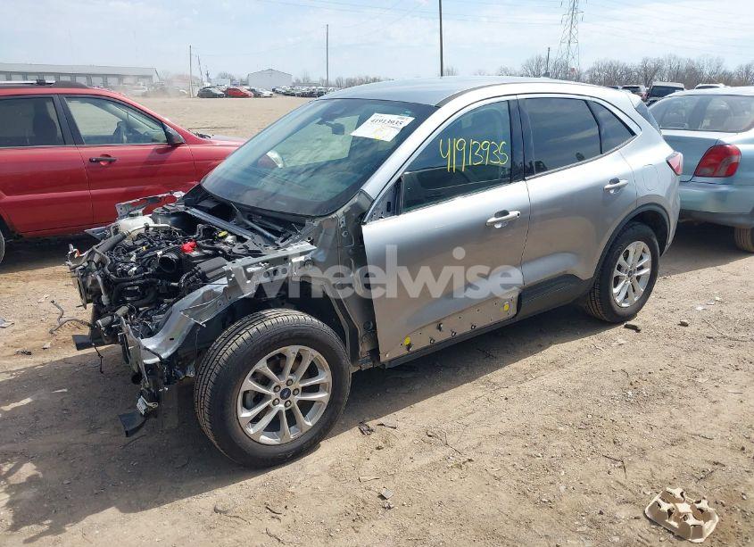 Photo 2 of 2021 Ford Escape SE (VIN 1FMCU9G67MUA08994)