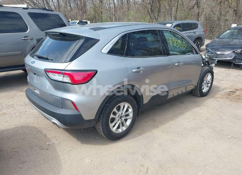 Photo 4 of 2021 Ford Escape SE (VIN 1FMCU9G67MUA08994)