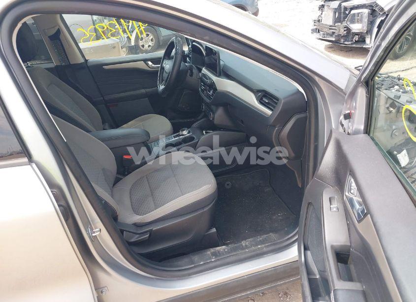 Photo 5 of 2021 Ford Escape SE (VIN 1FMCU9G67MUA08994)