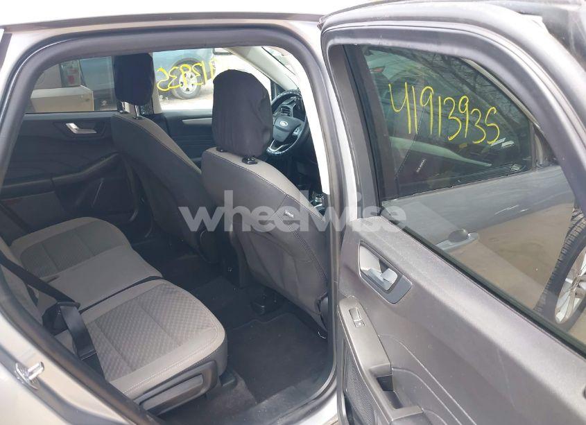 Photo 8 of 2021 Ford Escape SE (VIN 1FMCU9G67MUA08994)