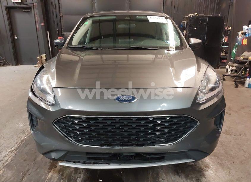 Photo 13 of 2021 Ford Escape SE (VIN 1FMCU9G67MUA22801)