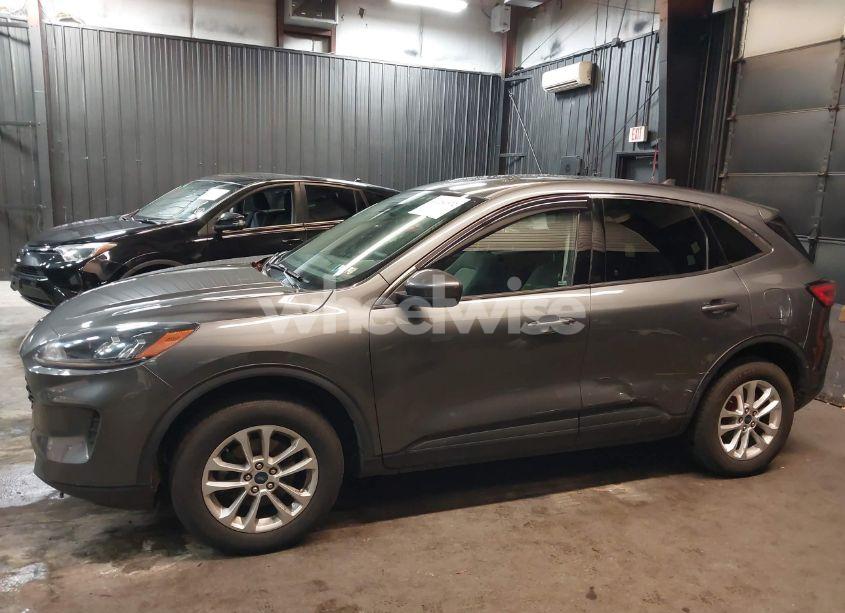 Photo 15 of 2021 Ford Escape SE (VIN 1FMCU9G67MUA22801)