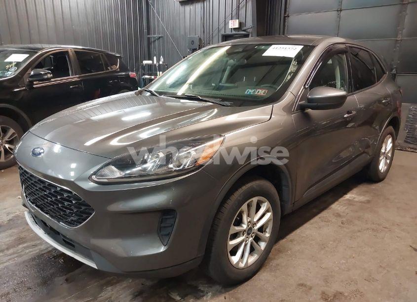 Photo 2 of 2021 Ford Escape SE (VIN 1FMCU9G67MUA22801)