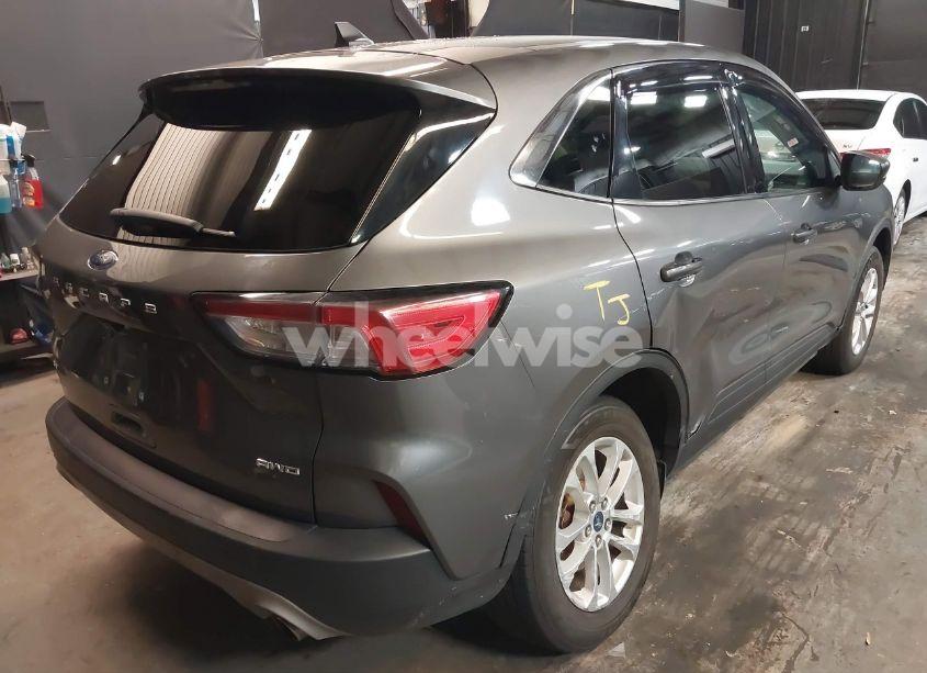 Photo 4 of 2021 Ford Escape SE (VIN 1FMCU9G67MUA22801)