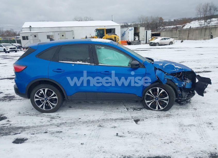 Photo 13 of 2021 Ford Escape SE (VIN 1FMCU9G67MUB33302)