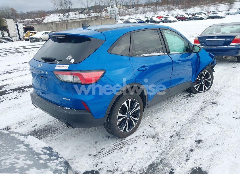 Photo 4 of 2021 Ford Escape SE (VIN 1FMCU9G67MUB33302)