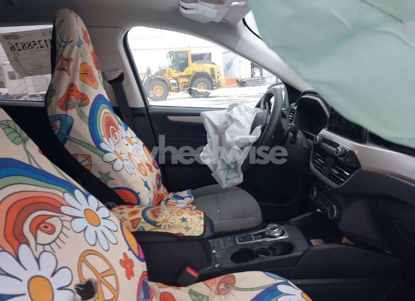 Photo 5 of 2021 Ford Escape SE (VIN 1FMCU9G67MUB33302)