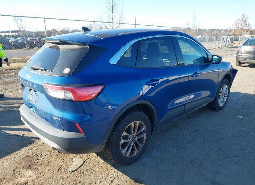 Photo 4 of 2022 Ford Escape SE (VIN 1FMCU9G67NUA21097)