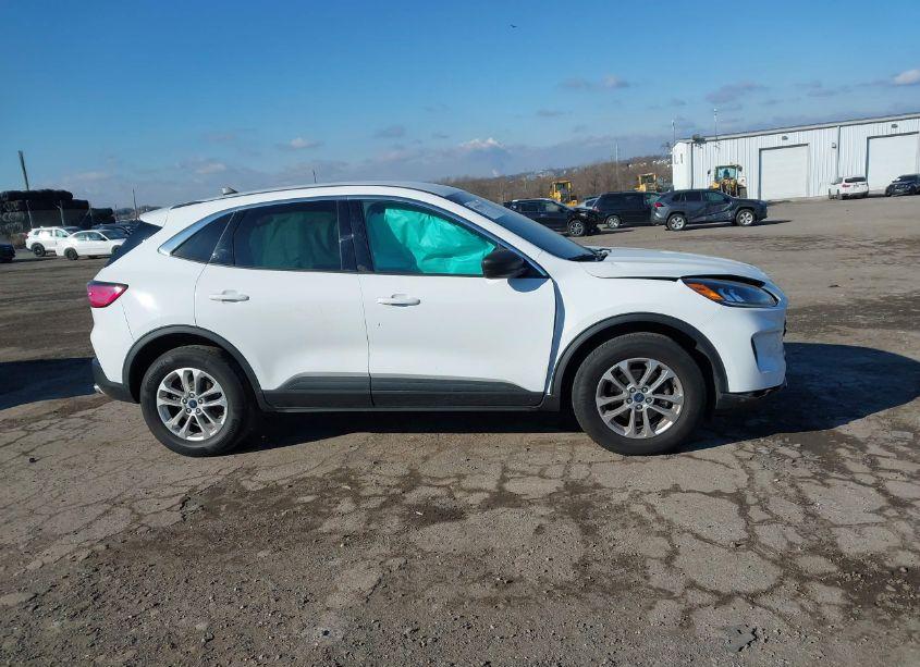 Photo 13 of 2022 Ford Escape SE (VIN 1FMCU9G67NUA26445)