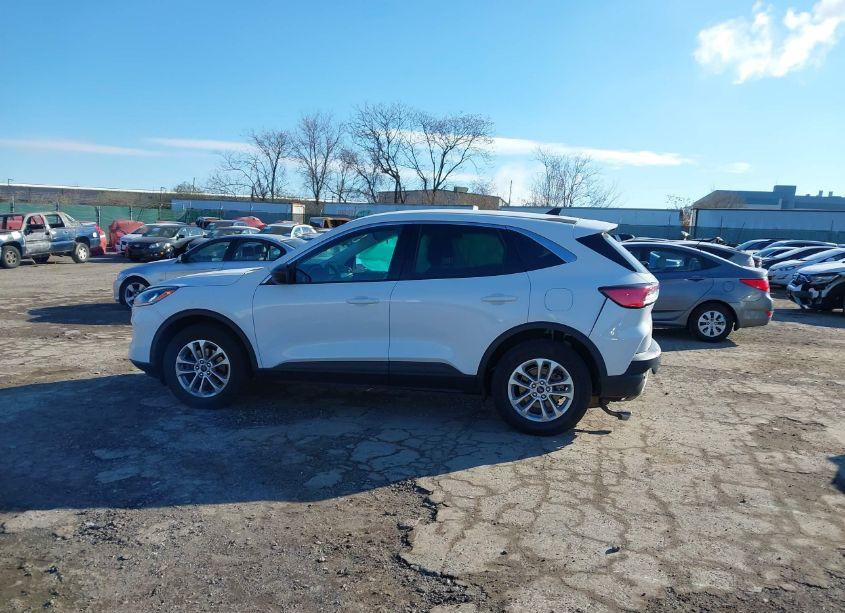 Photo 14 of 2022 Ford Escape SE (VIN 1FMCU9G67NUA26445)