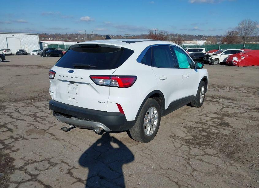 Photo 4 of 2022 Ford Escape SE (VIN 1FMCU9G67NUA26445)