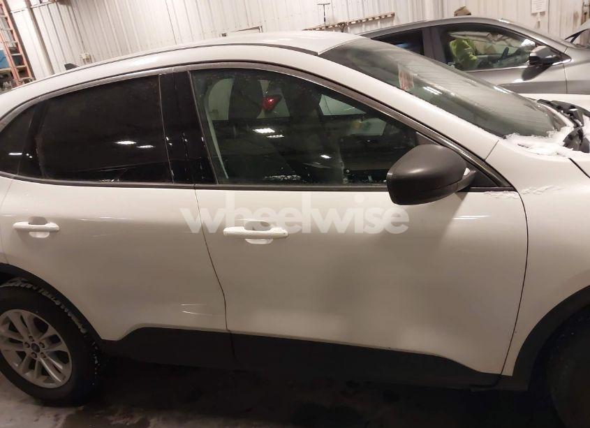 Photo 14 of 2022 Ford Escape SE (VIN 1FMCU9G67NUA61017)