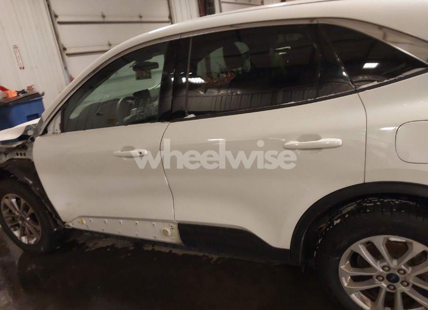 Photo 15 of 2022 Ford Escape SE (VIN 1FMCU9G67NUA61017)