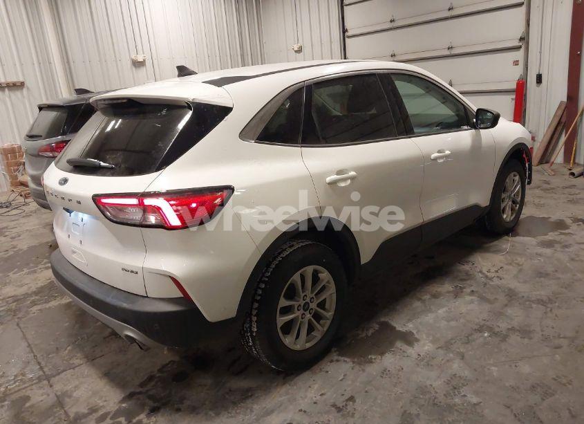 Photo 4 of 2022 Ford Escape SE (VIN 1FMCU9G67NUA61017)