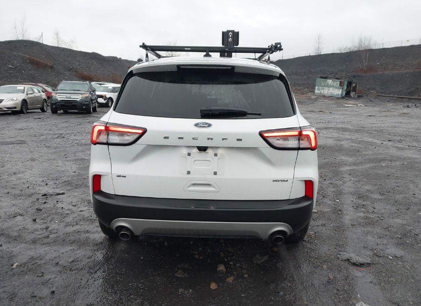 Photo 17 of 2022 Ford Escape SE (VIN 1FMCU9G67NUB31258)