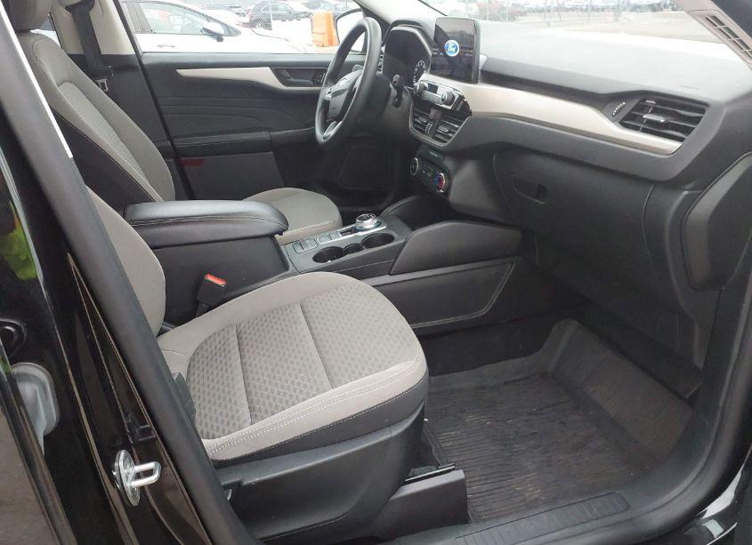 Photo 5 of 2022 Ford Escape SE (VIN 1FMCU9G67NUB33379)