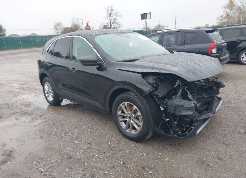 2022 Ford Escape SE (VIN 1FMCU9G67NUB40462) main photo