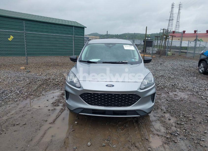 Photo 12 of 2022 Ford Escape SE (VIN 1FMCU9G67NUB41403)