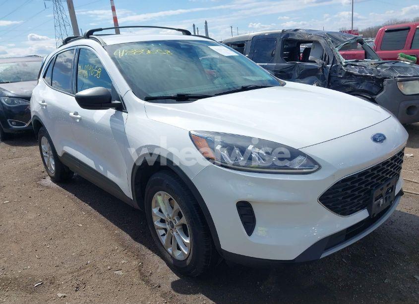 2022 Ford Escape SE (VIN 1FMCU9G67NUB62770) main photo