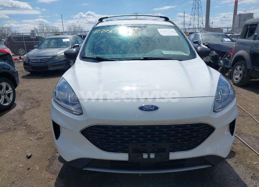 Photo 13 of 2022 Ford Escape SE (VIN 1FMCU9G67NUB62770)