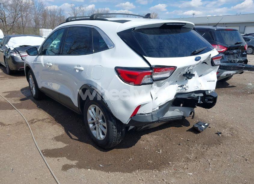 Photo 3 of 2022 Ford Escape SE (VIN 1FMCU9G67NUB62770)