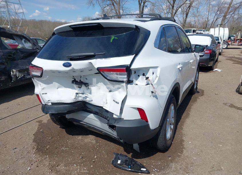 Photo 4 of 2022 Ford Escape SE (VIN 1FMCU9G67NUB62770)