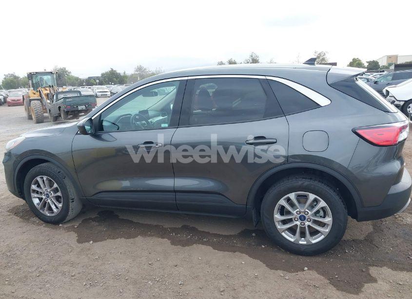 Photo 14 of 2020 Ford Escape SE (VIN 1FMCU9G68LUA38066)