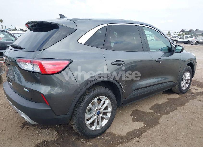 Photo 6 of 2020 Ford Escape SE (VIN 1FMCU9G68LUA38066)