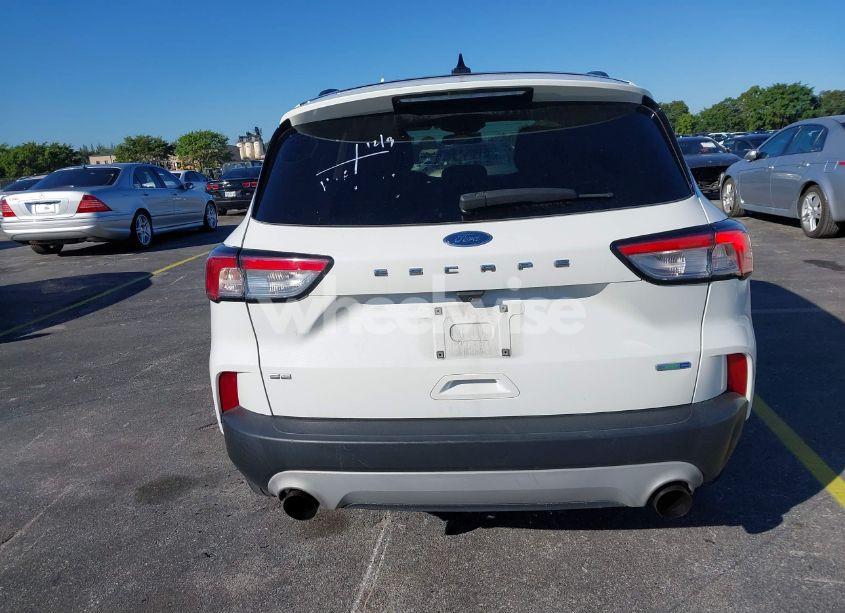 Photo 16 of 2020 Ford Escape SE (VIN 1FMCU9G68LUA74517)