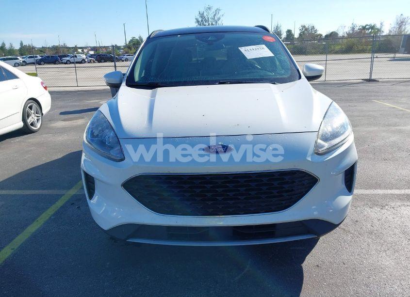 Photo 6 of 2020 Ford Escape SE (VIN 1FMCU9G68LUA74517)
